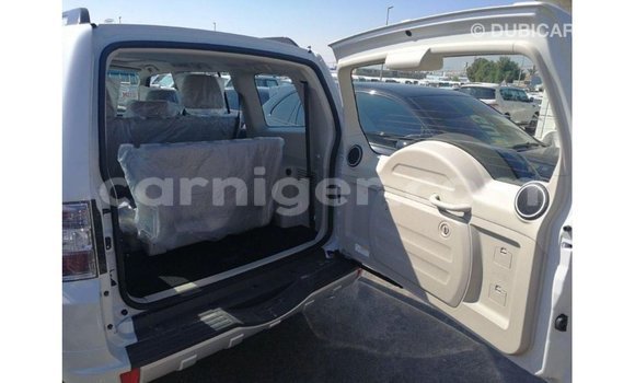 Buy Import Mitsubishi Pajero White Car in Import - Dubai in Agadez Buy Import Mitsubishi Pajero White Car in Import - Dubai in Agadez