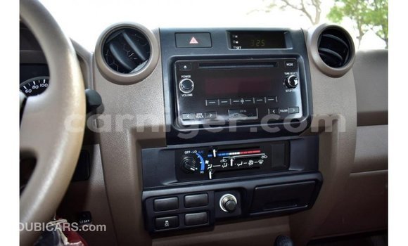 Sayi Imported Toyota Land Cruiser White Babbar mota in Import - Dubai a Agadez Sayi Imported Toyota Land Cruiser White Babbar mota in Import - Dubai a Agadez