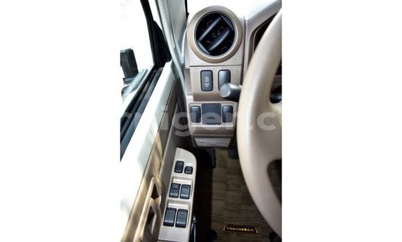 Sayi Imported Toyota Land Cruiser White Babbar mota in Import - Dubai a Agadez Sayi Imported Toyota Land Cruiser White Babbar mota in Import - Dubai a Agadez