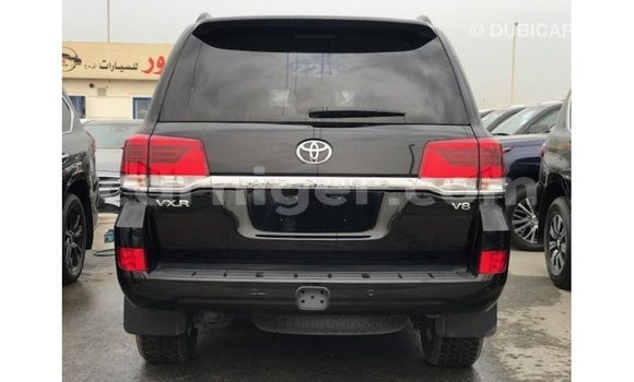 Buy Import Toyota Land Cruiser Black Truck in Import - Dubai in Agadez Buy Import Toyota Land Cruiser Black Truck in Import - Dubai in Agadez