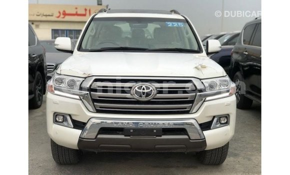 Acheter Import Utilitaire Toyota Land Cruiser Blanc à Import - Dubai, Agadez Acheter Import Utilitaire Toyota Land Cruiser Blanc à Import - Dubai, Agadez