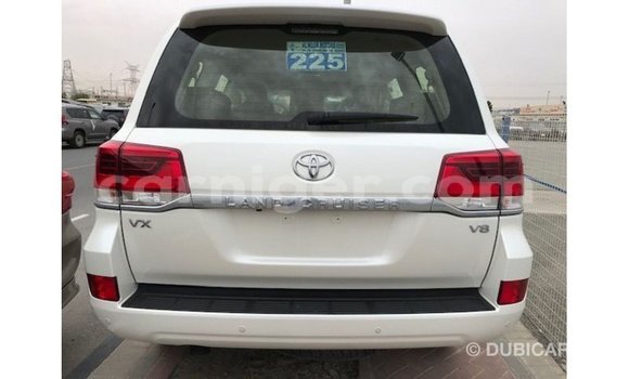 Sayi Imported Toyota Land Cruiser White Babbar mota in Import - Dubai a Agadez Sayi Imported Toyota Land Cruiser White Babbar mota in Import - Dubai a Agadez
