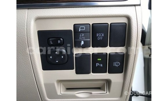 Sayi Imported Toyota Land Cruiser White Babbar mota in Import - Dubai a Agadez Sayi Imported Toyota Land Cruiser White Babbar mota in Import - Dubai a Agadez
