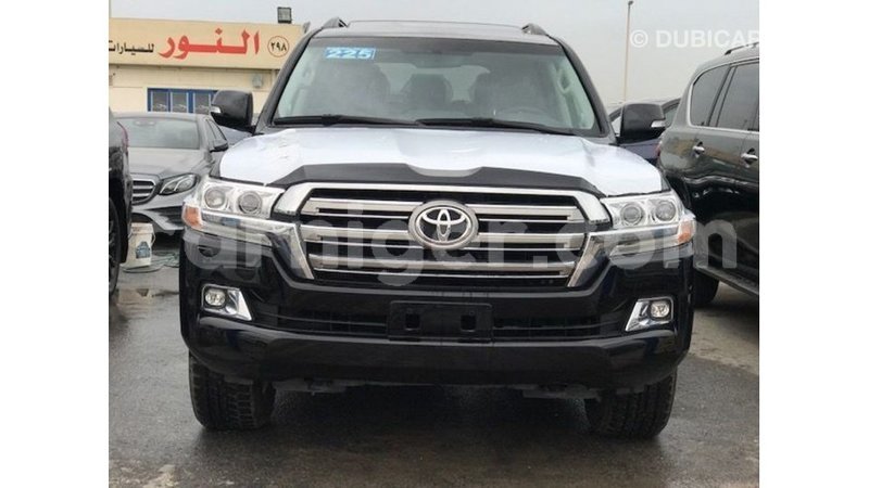 Big with watermark toyota land cruiser agadez import dubai 6782