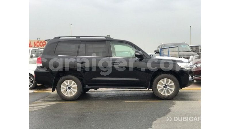 Big with watermark toyota land cruiser agadez import dubai 6782