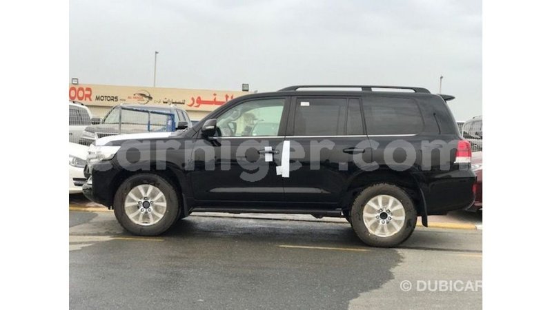 Big with watermark toyota land cruiser agadez import dubai 6782