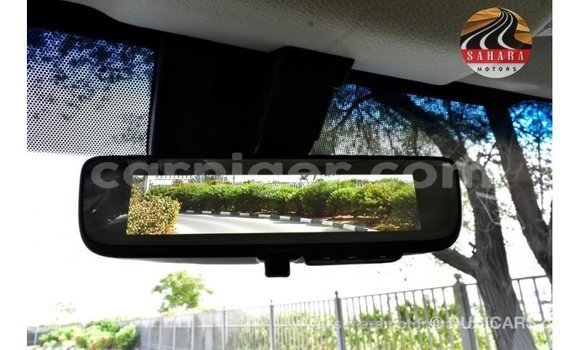 Sayi Imported Toyota Granvia White Mota in Import - Dubai a Agadez Sayi Imported Toyota Granvia White Mota in Import - Dubai a Agadez