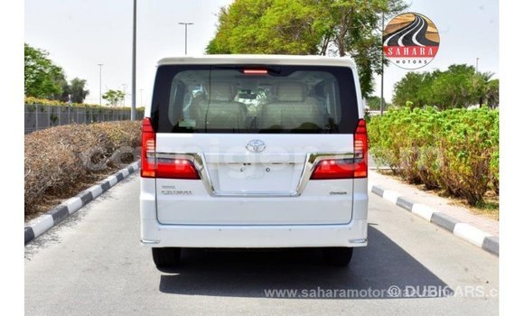 Sayi Imported Toyota Granvia White Mota in Import - Dubai a Agadez Sayi Imported Toyota Granvia White Mota in Import - Dubai a Agadez