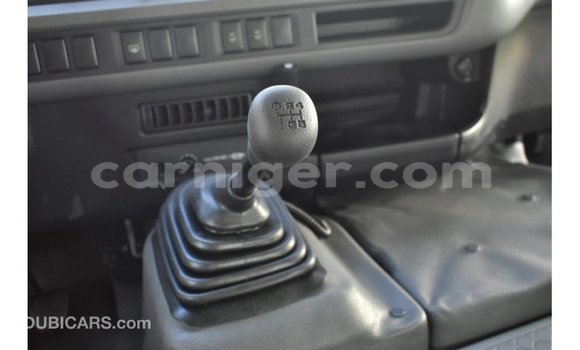 Sayi Imported Toyota Coaster White Mota in Import - Dubai a Agadez Sayi Imported Toyota Coaster White Mota in Import - Dubai a Agadez