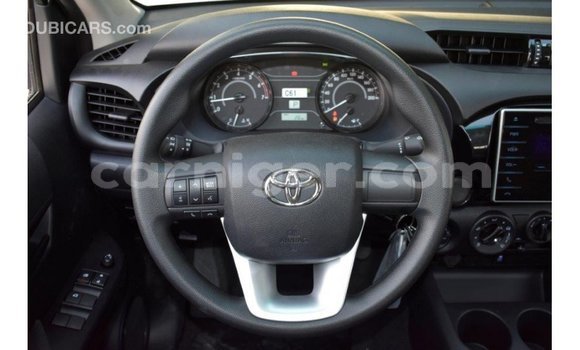 Sayi Imported Toyota Hilux White Mota in Import - Dubai a Agadez Sayi Imported Toyota Hilux White Mota in Import - Dubai a Agadez