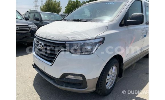 Buy Import Hyundai Chorus White Truck in Import - Dubai in Agadez Buy Import Hyundai Chorus White Truck in Import - Dubai in Agadez