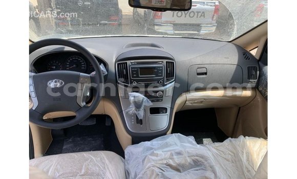 Buy Import Hyundai Chorus White Truck in Import - Dubai in Agadez Buy Import Hyundai Chorus White Truck in Import - Dubai in Agadez