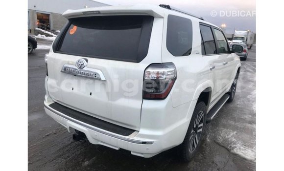 Buy Import Toyota Ade White Truck in Import - Dubai in Agadez Buy Import Toyota Ade White Truck in Import - Dubai in Agadez