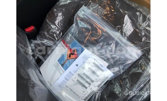 Buy Import Toyota Ade White Truck in Import - Dubai in Agadez Buy Import Toyota Ade White Truck in Import - Dubai in Agadez