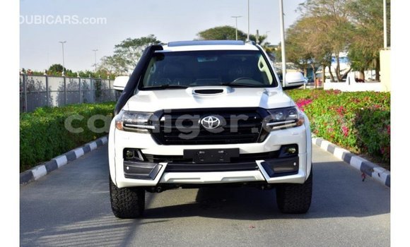 Sayi Imported Toyota Land Cruiser White Babbar mota in Import - Dubai a Agadez Sayi Imported Toyota Land Cruiser White Babbar mota in Import - Dubai a Agadez