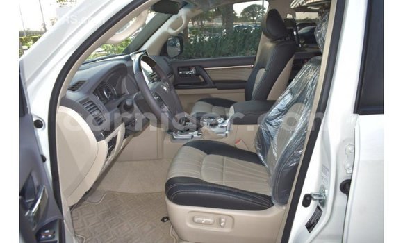 Sayi Imported Toyota Land Cruiser White Babbar mota in Import - Dubai a Agadez Sayi Imported Toyota Land Cruiser White Babbar mota in Import - Dubai a Agadez