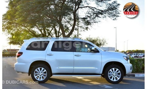 Sayi Imported Toyota Sequoia White Mota in Import - Dubai a Agadez Sayi Imported Toyota Sequoia White Mota in Import - Dubai a Agadez