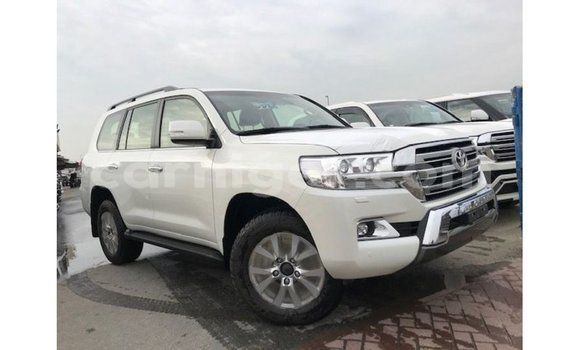 Sayi Imported Toyota Land Cruiser White Babbar mota in Import - Dubai a Agadez Sayi Imported Toyota Land Cruiser White Babbar mota in Import - Dubai a Agadez