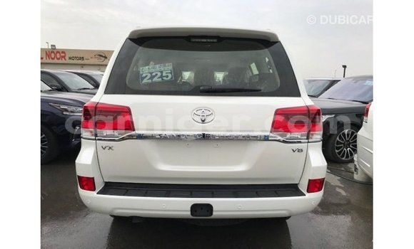Sayi Imported Toyota Land Cruiser White Babbar mota in Import - Dubai a Agadez Sayi Imported Toyota Land Cruiser White Babbar mota in Import - Dubai a Agadez