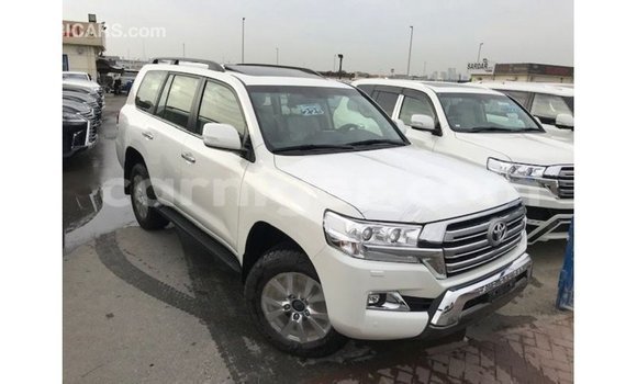 Sayi Imported Toyota Land Cruiser White Babbar mota in Import - Dubai a Agadez Sayi Imported Toyota Land Cruiser White Babbar mota in Import - Dubai a Agadez