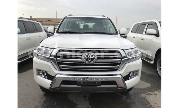 Sayi Imported Toyota Land Cruiser White Babbar mota in Import - Dubai a Agadez Sayi Imported Toyota Land Cruiser White Babbar mota in Import - Dubai a Agadez