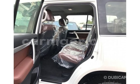 Sayi Imported Toyota Land Cruiser White Babbar mota in Import - Dubai a Agadez Sayi Imported Toyota Land Cruiser White Babbar mota in Import - Dubai a Agadez