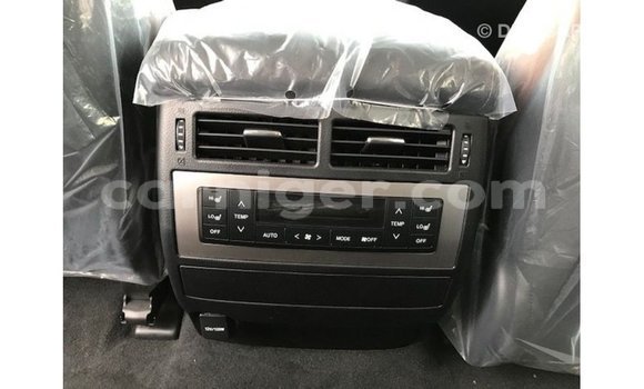 Sayi Imported Toyota Land Cruiser White Babbar mota in Import - Dubai a Agadez Sayi Imported Toyota Land Cruiser White Babbar mota in Import - Dubai a Agadez