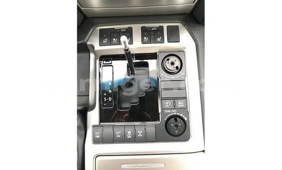 Sayi Imported Toyota Land Cruiser White Babbar mota in Import - Dubai a Agadez Sayi Imported Toyota Land Cruiser White Babbar mota in Import - Dubai a Agadez