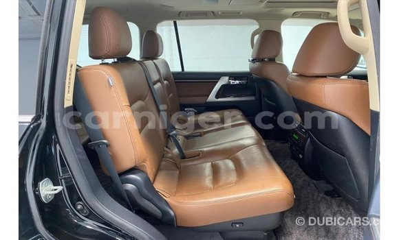 Sayi Imported Toyota Land Cruiser Black Babbar mota in Import - Dubai a Agadez Sayi Imported Toyota Land Cruiser Black Babbar mota in Import - Dubai a Agadez