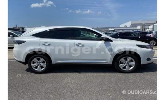 Sayi Imported Toyota Harrier White Mota in Import - Dubai a Agadez Sayi Imported Toyota Harrier White Mota in Import - Dubai a Agadez