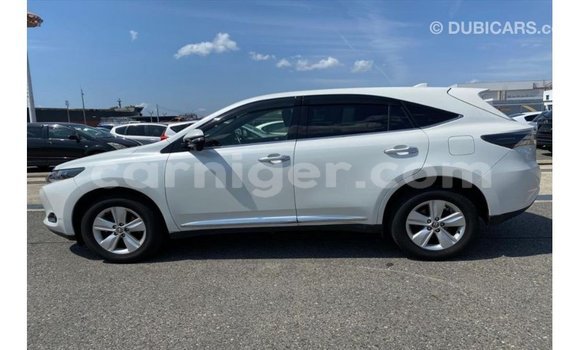 Sayi Imported Toyota Harrier White Mota in Import - Dubai a Agadez Sayi Imported Toyota Harrier White Mota in Import - Dubai a Agadez
