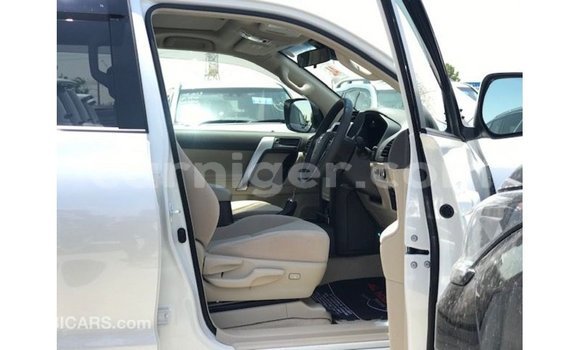اشتري Imported Toyota Prado White سيارة في Import - Dubai في أغاديز اشتري Imported Toyota Prado White سيارة في Import - Dubai في أغاديز