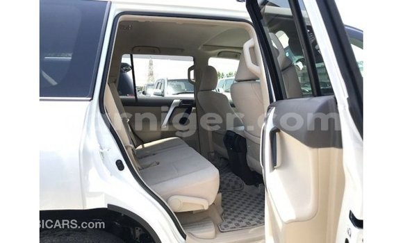اشتري Imported Toyota Prado White سيارة في Import - Dubai في أغاديز اشتري Imported Toyota Prado White سيارة في Import - Dubai في أغاديز
