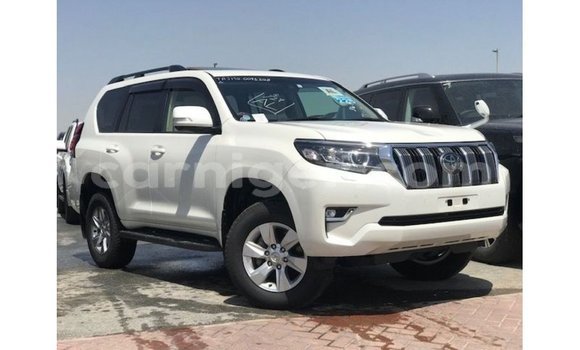 Acheter Import Voiture Toyota Prado Blanc à Import - Dubai, Agadez Acheter Import Voiture Toyota Prado Blanc à Import - Dubai, Agadez