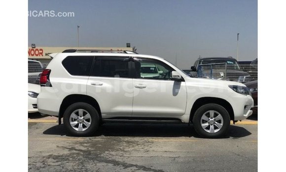 Acheter Import Voiture Toyota Prado Blanc à Import - Dubai, Agadez Acheter Import Voiture Toyota Prado Blanc à Import - Dubai, Agadez