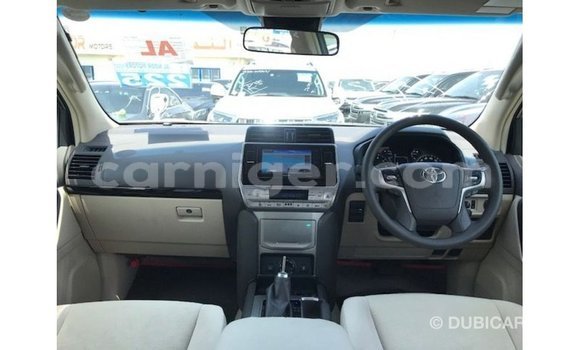 Acheter Import Voiture Toyota Prado Blanc à Import - Dubai, Agadez Acheter Import Voiture Toyota Prado Blanc à Import - Dubai, Agadez
