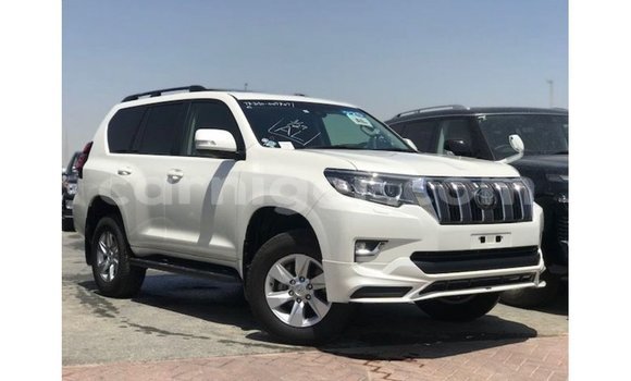 Sayi Imported Toyota Prado White Mota in Import - Dubai a Agadez Sayi Imported Toyota Prado White Mota in Import - Dubai a Agadez
