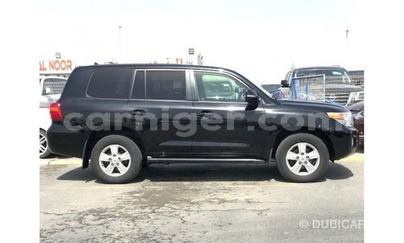 Acheter Import Utilitaire Toyota Land Cruiser Noir à Import - Dubai, Agadez Acheter Import Utilitaire Toyota Land Cruiser Noir à Import - Dubai, Agadez
