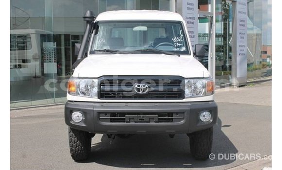 Buy Import Toyota Land Cruiser White Truck in Import - Dubai in Agadez Buy Import Toyota Land Cruiser White Truck in Import - Dubai in Agadez