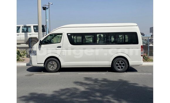 Buy Import Toyota Hiace White Car in Import - Dubai in Agadez Buy Import Toyota Hiace White Car in Import - Dubai in Agadez