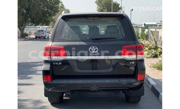 Buy Import Toyota Land Cruiser Black Truck in Import - Dubai in Agadez Buy Import Toyota Land Cruiser Black Truck in Import - Dubai in Agadez