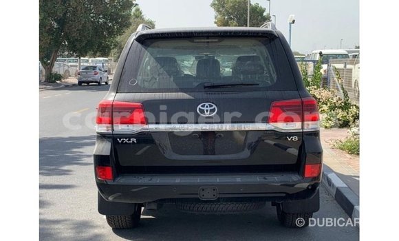Buy Import Toyota Land Cruiser Black Truck in Import - Dubai in Agadez Buy Import Toyota Land Cruiser Black Truck in Import - Dubai in Agadez