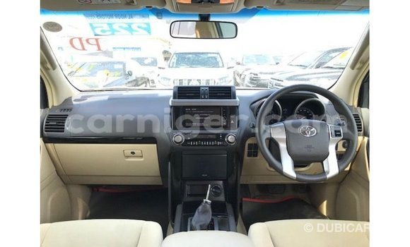 Acheter Import Voiture Toyota Prado Blanc à Import - Dubai, Agadez Acheter Import Voiture Toyota Prado Blanc à Import - Dubai, Agadez