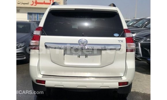 Acheter Import Voiture Toyota Prado Blanc à Import - Dubai, Agadez Acheter Import Voiture Toyota Prado Blanc à Import - Dubai, Agadez