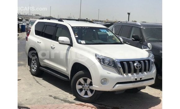 Acheter Import Voiture Toyota Prado Blanc à Import - Dubai, Agadez Acheter Import Voiture Toyota Prado Blanc à Import - Dubai, Agadez