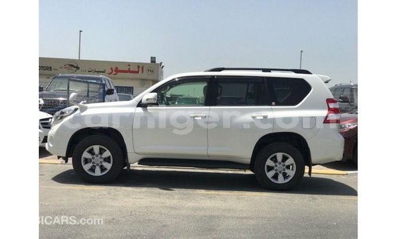 Acheter Import Voiture Toyota Prado Blanc à Import - Dubai, Agadez Acheter Import Voiture Toyota Prado Blanc à Import - Dubai, Agadez
