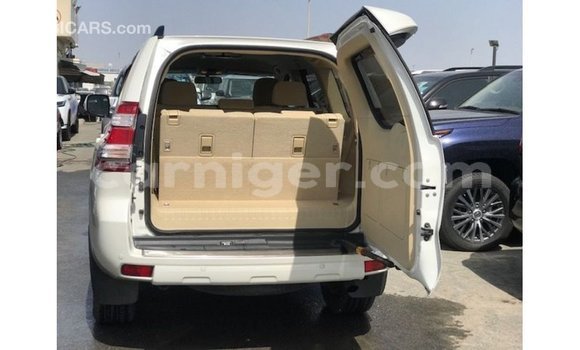 Acheter Import Voiture Toyota Prado Blanc à Import - Dubai, Agadez Acheter Import Voiture Toyota Prado Blanc à Import - Dubai, Agadez