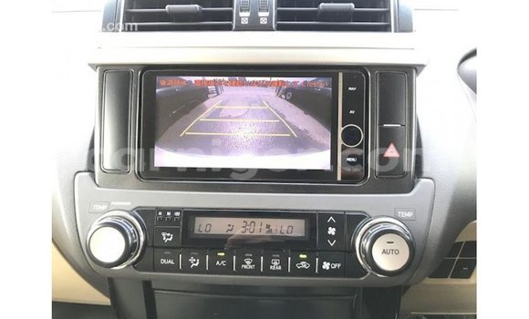 Acheter Import Voiture Toyota Prado Blanc à Import - Dubai, Agadez Acheter Import Voiture Toyota Prado Blanc à Import - Dubai, Agadez