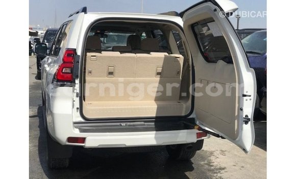 اشتري Imported Toyota Prado White سيارة في Import - Dubai في أغاديز اشتري Imported Toyota Prado White سيارة في Import - Dubai في أغاديز