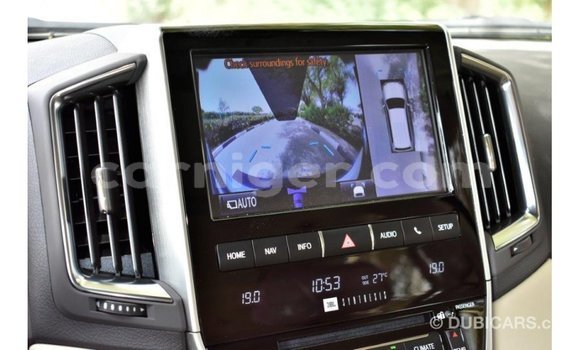 Sayi Imported Toyota Land Cruiser White Babbar mota in Import - Dubai a Agadez Sayi Imported Toyota Land Cruiser White Babbar mota in Import - Dubai a Agadez